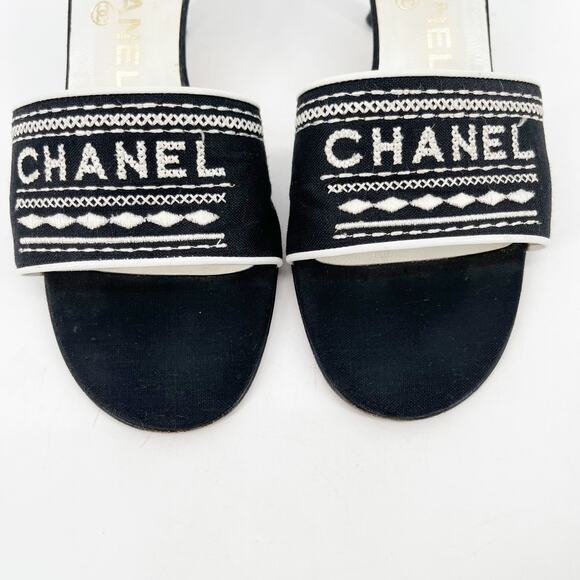 Chanel Vintage Black Canvas Embroidered Kitten Heel Mule Slide Sandal EU 39 - Picture 6 of 14